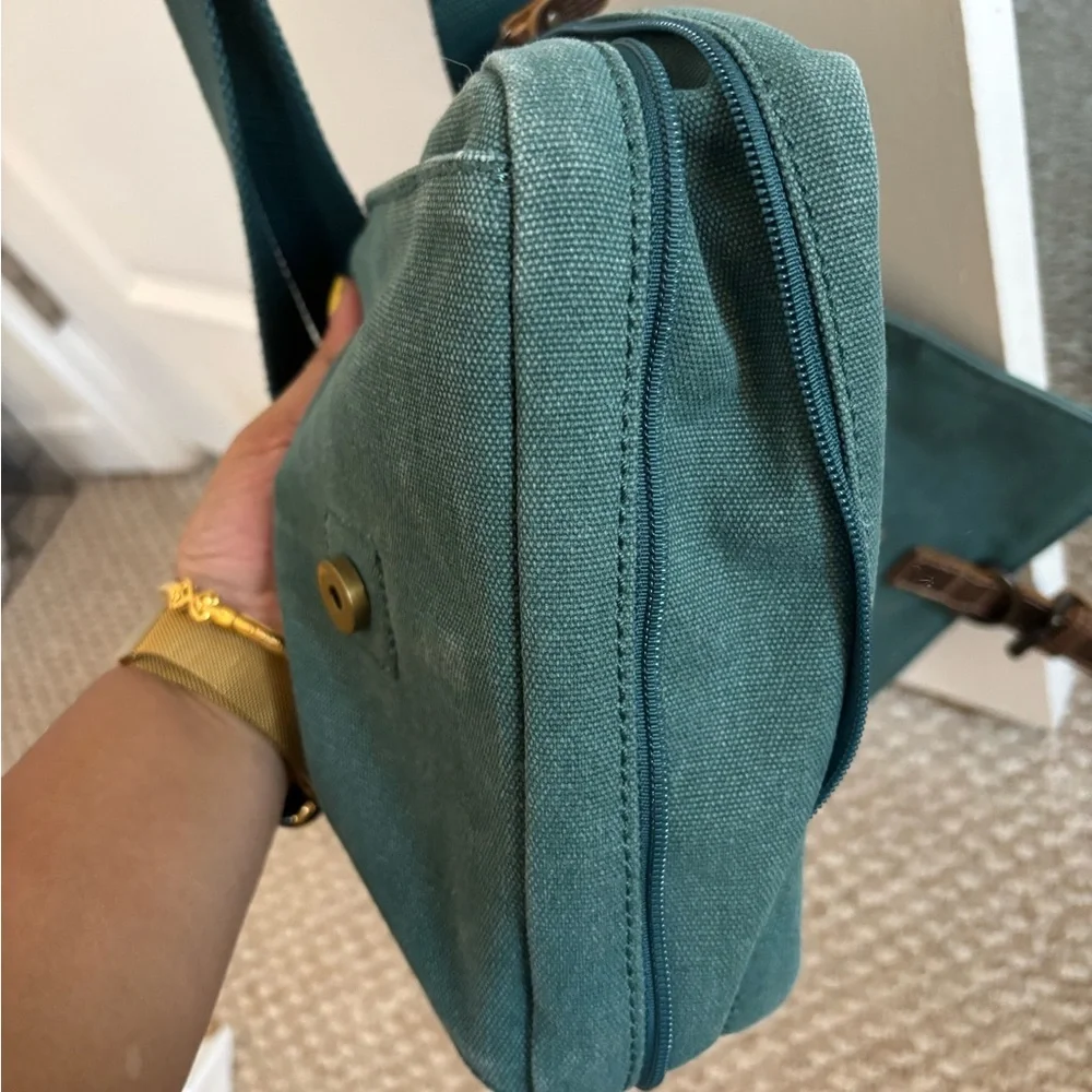 Troop London TRP0211 Classic Canvas Across Body Bag – Turquoise - Picture 5 of 7
